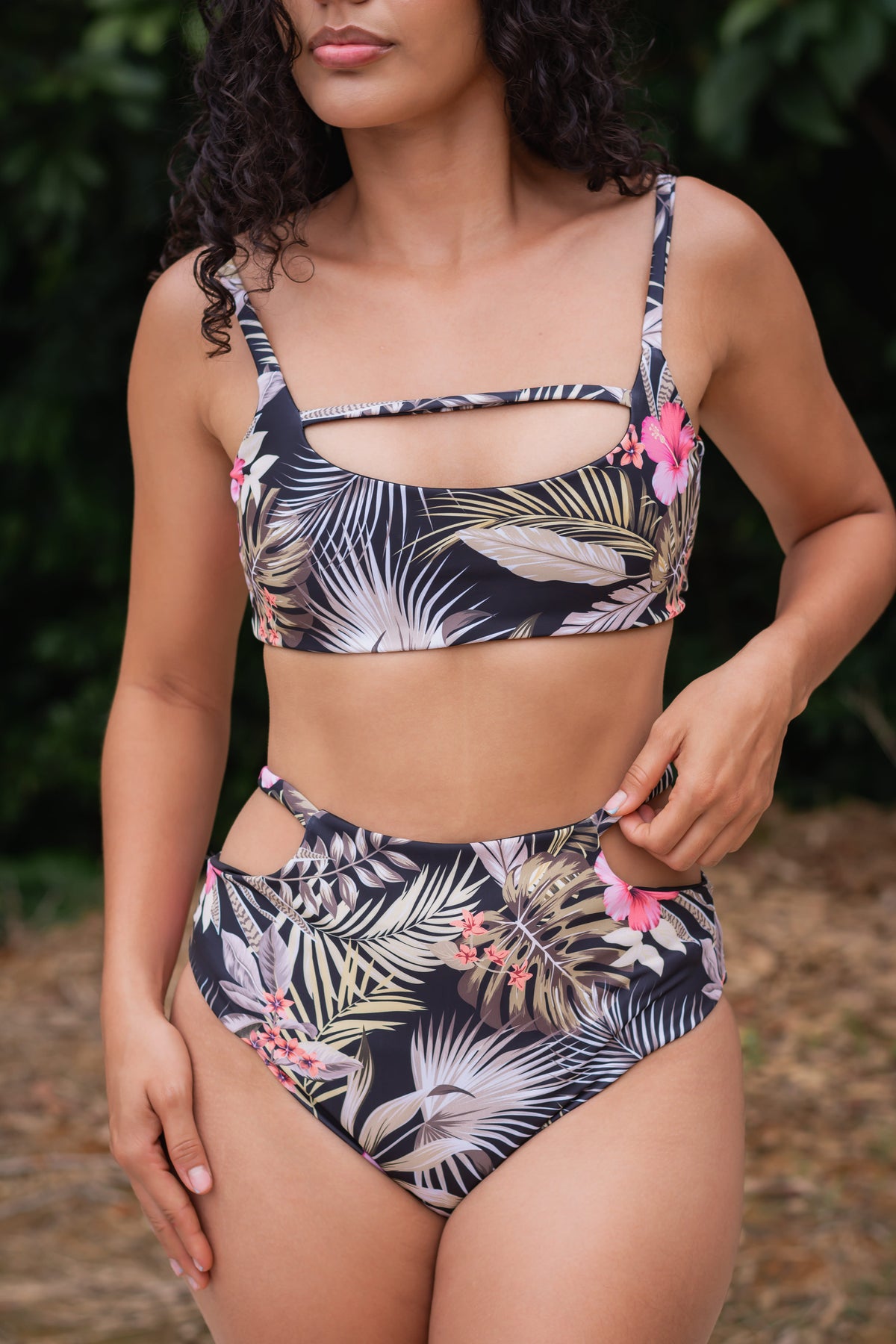 Top Cut Out Negro Floral